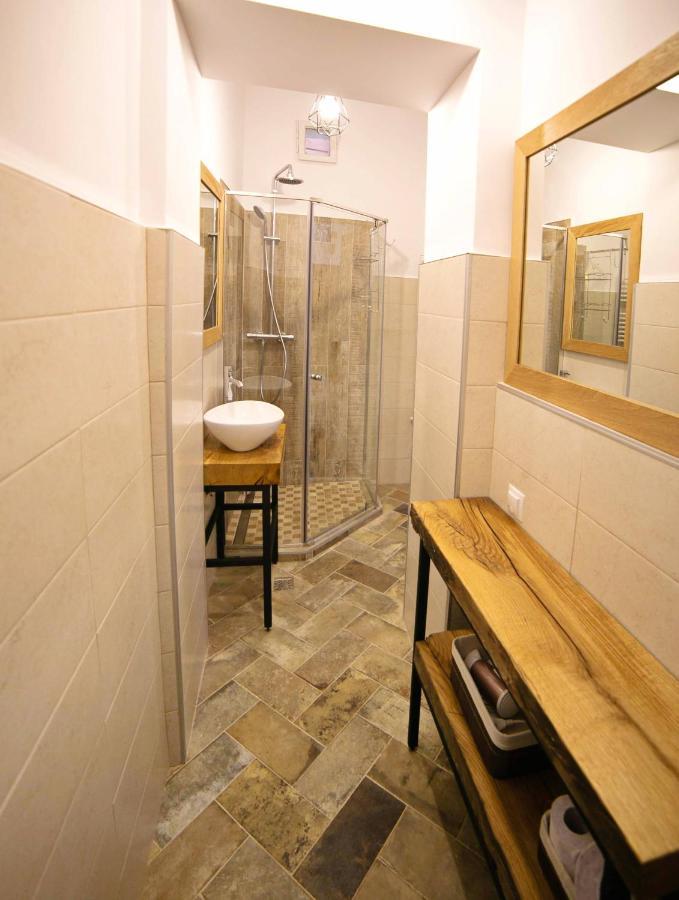 Jasmine Serenity Apartment - Central, Behind Black Church Брашов Екстериор снимка