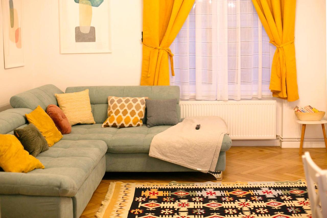 Jasmine Serenity Apartment - Central, Behind Black Church Брашов Екстериор снимка
