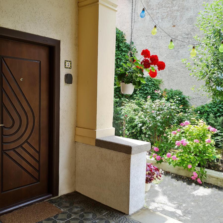 Jasmine Serenity Apartment - Central, Behind Black Church Брашов Екстериор снимка